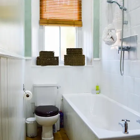 Bright Flat In With Private Garden * Edimburgo