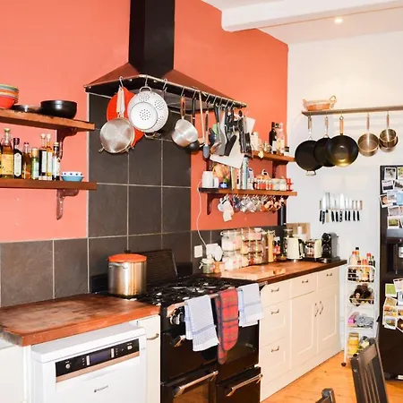 Appartamento Bright Flat In With Private Garden Edimburgo