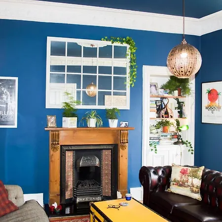 Appartamento Bright Flat In With Private Garden Edimburgo