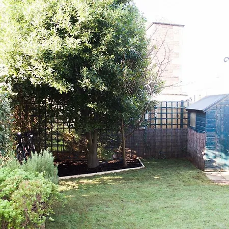 Appartamento Bright Flat In With Private Garden Edimburgo