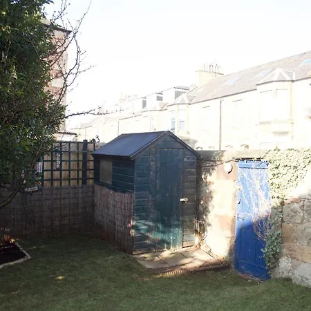 Bright Flat In With Private Garden *