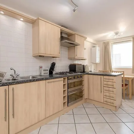 Joivy Old Town With Parking Close To Royal Mile Apartamento