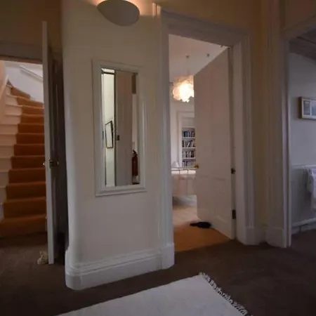 4 Bedroom Flat In City Centre Sleeps 8 * Εδιμβούργο