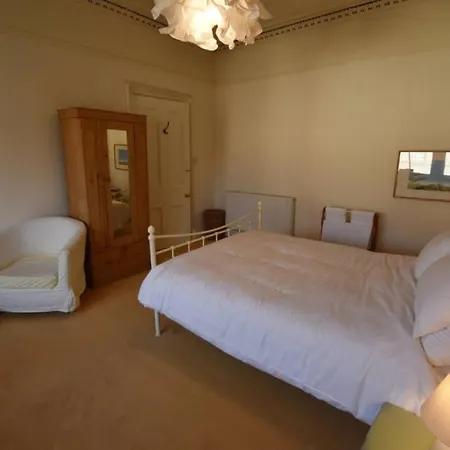 Διαμέρισμα 4 Bedroom Flat In City Centre Sleeps 8 *