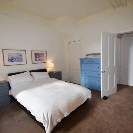 Διαμέρισμα 4 Bedroom Flat In City Centre Sleeps 8 Εδιμβούργο