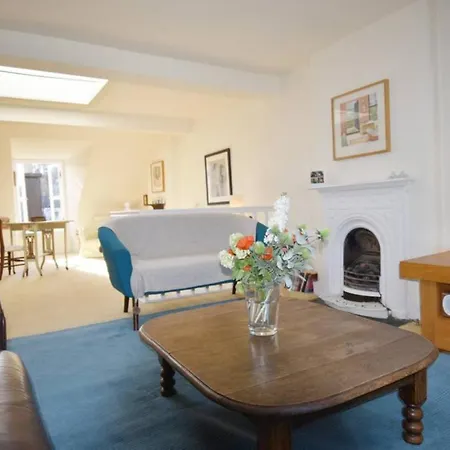 4 Bedroom Flat In City Centre Sleeps 8 Διαμέρισμα *