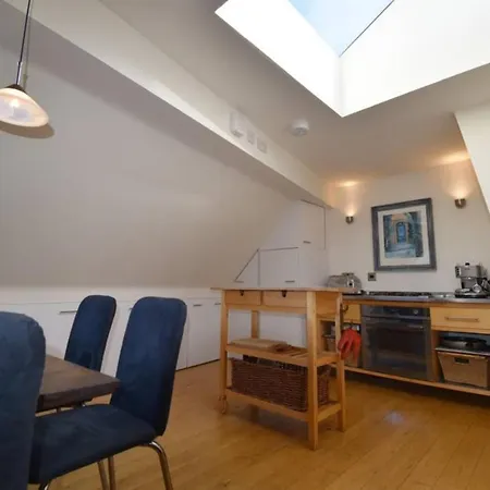 Διαμέρισμα 4 Bedroom Flat In City Centre Sleeps 8 *
