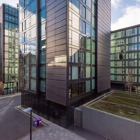 Altido Modern Yet Homely Quartermile With Elevator Édimbourg