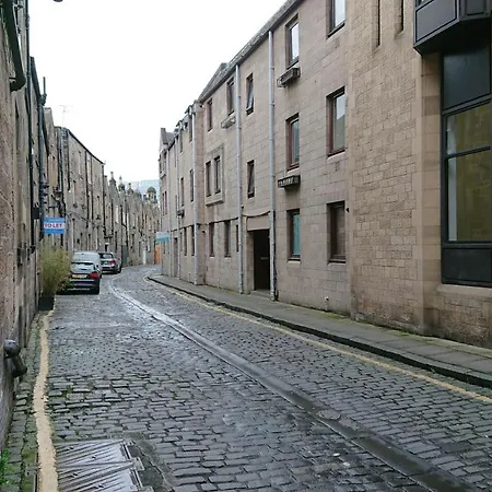 Violet Bank West End. Daire Edinburgh