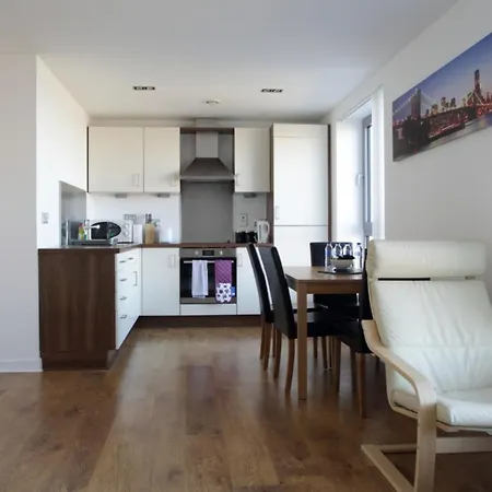 Modern 2 Bedroom Apartment In Leith With Sea Views Apartment *