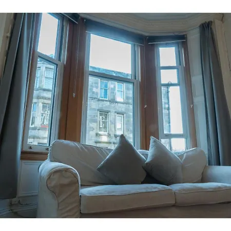 Traditional 2br Tenement In The ❤️ Of Leith Édimbourg