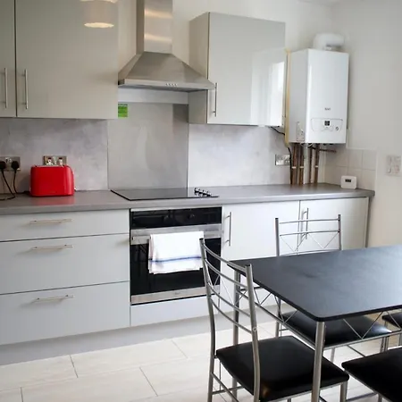 Modern 2 Bedroom Central Edynburg