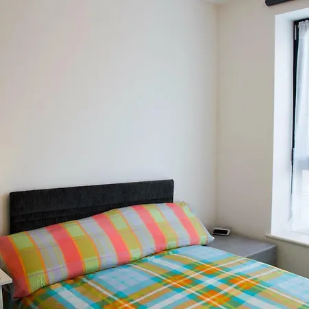 Spacious 2 Bedroom * Edinburgh