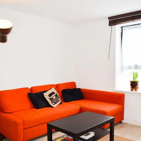 Apartment Spacious 2 Bedroom *