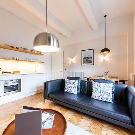 Linton Collection - The West Wing * Edinburgh