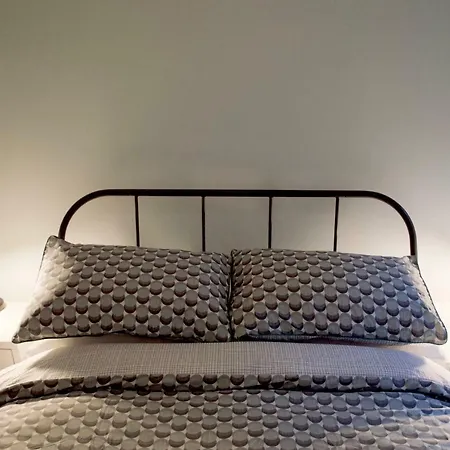 1 Bedroom Grassmarket Flat אדינבורו