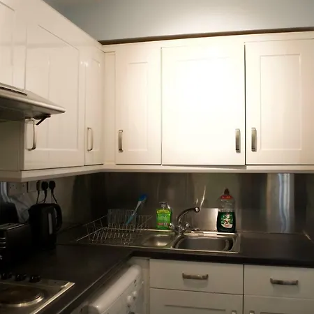 1 Bedroom Grassmarket Flat *