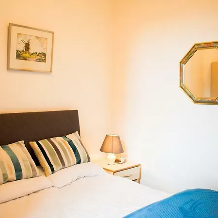 公寓 Bright 2 Bedroom In