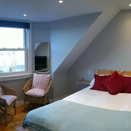Falcon Crest Guest house