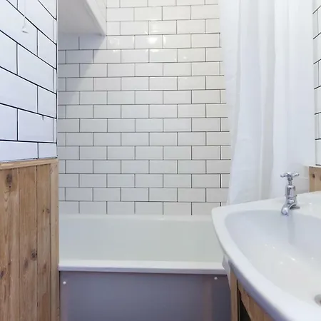Trendy Urban Retreat In Apartamento Edimburgo