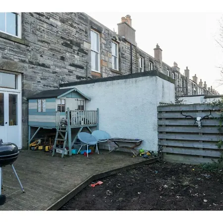Elegant Townhouse In Historic Capital Edinburgh