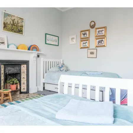 Elegant Townhouse In Historic Capital *