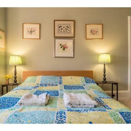 Apartment Elegant Townhouse In Historic Capital *