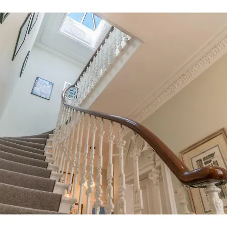 Apartment Elegant Townhouse In Historic Capital *