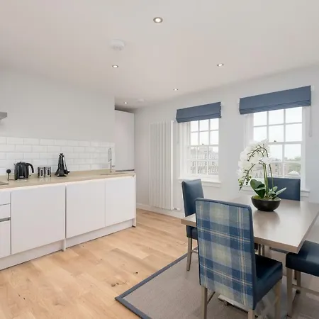 Destiny Scotland - Royal Mile