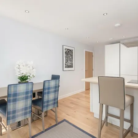 Apartment Destiny Scotland - Royal Mile *