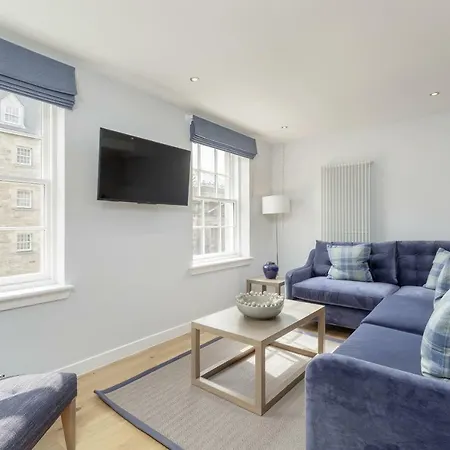 Destiny Scotland - Royal Mile