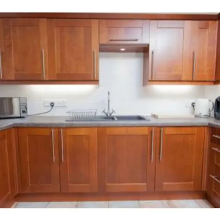 Two Bed Modern Near Haymarket Apartment Edinburgh