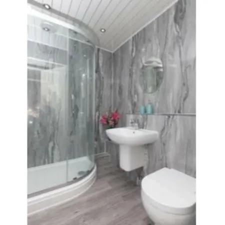 Two Bed Modern Near Haymarket Edinburgh