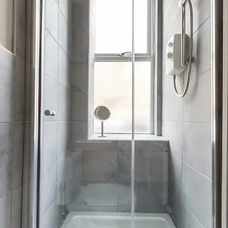 Bright One Bed For Four In Morningside Apartamento Edimburgo