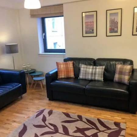 2 Bedroom In Old Town * Edinburgh