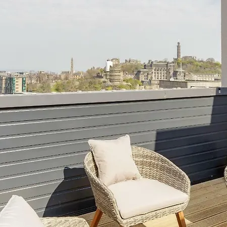 Destiny Scotland - Royal Mile