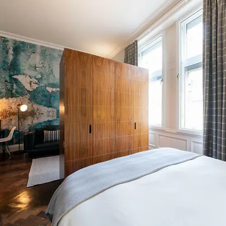 Linton Collection - Lord Lyons Chambers Apartment Edinburgh