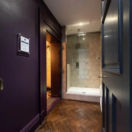 Linton Collection - Lord Lyons Chambers Apartment Edinburgh