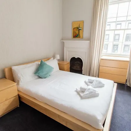 Airy Elegant 4 Bedroom Εδιμβούργο