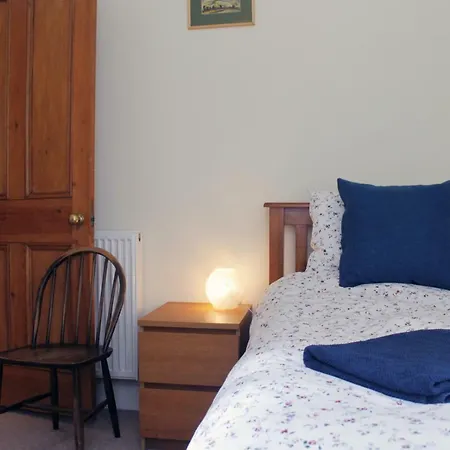 Silver Lining - Gilmore House With Parking & Garden Apartment
