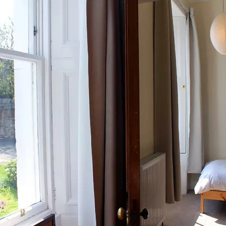 Silver Lining - Gilmore House With Parking & Garden Apartment *