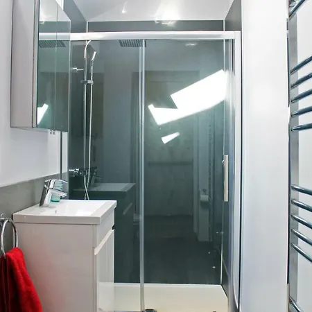 Silver Lining - Gilmore House With Parking & Garden Appartement