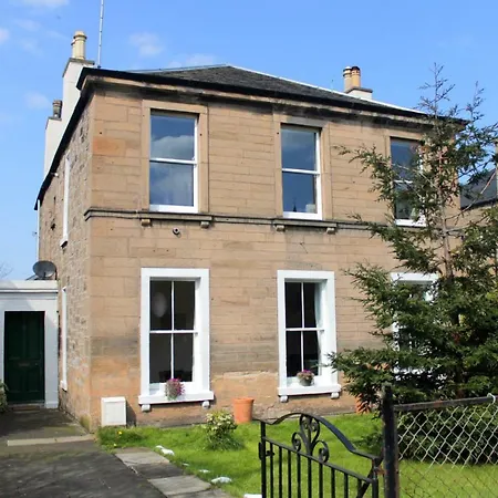 Silver Lining - Gilmore House With Parking & Garden