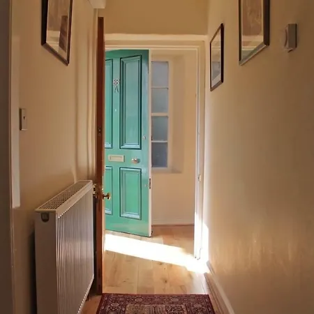 Silver Lining - Gilmore House With Parking & Garden *