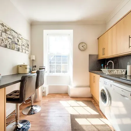 Guestready - Spacious 2br In New Town 4 Min From Tram!