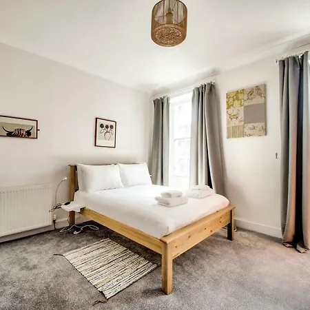 Guestready - Spacious 2br In New Town 4 Min From Tram!