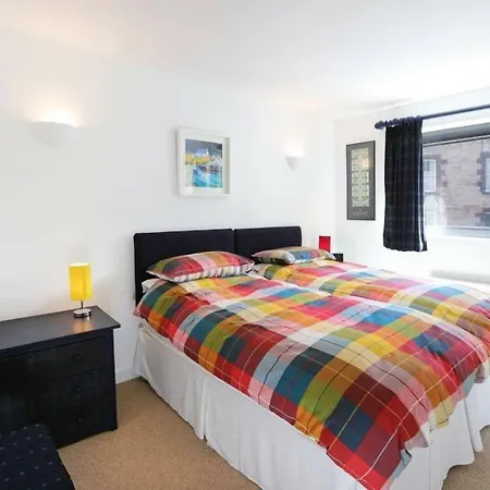 Fantastic 2 Bed With Superb Views On The Shore Appartamento Edimburgo