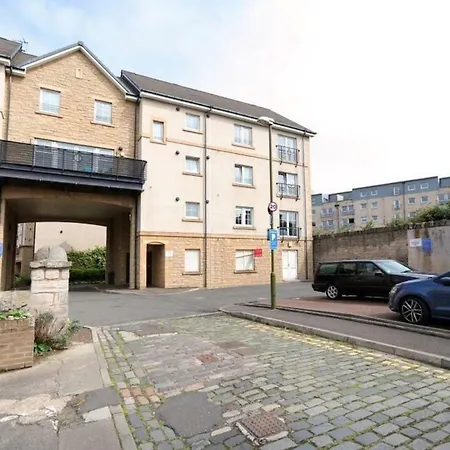 Bright And Charming 2 Bed In Vibrant Leith *