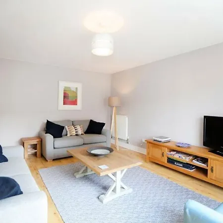 Bright And Charming 2 Bed In Vibrant Leith Apartamento