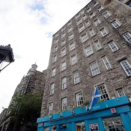 Daire Beautiful Apt With Lift By Castle